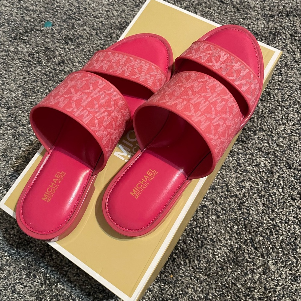 Micheal Kores Sandals - Picture 2 of 4